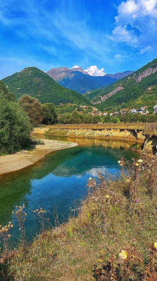 Mountains rising above the Ljuča