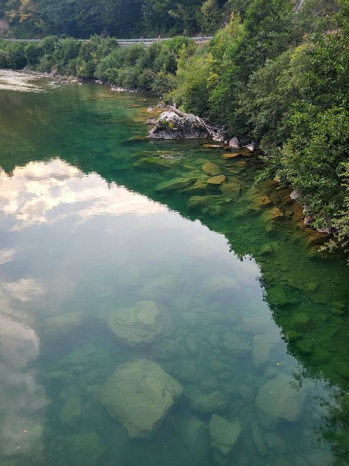 The green waters of the Tara canyon