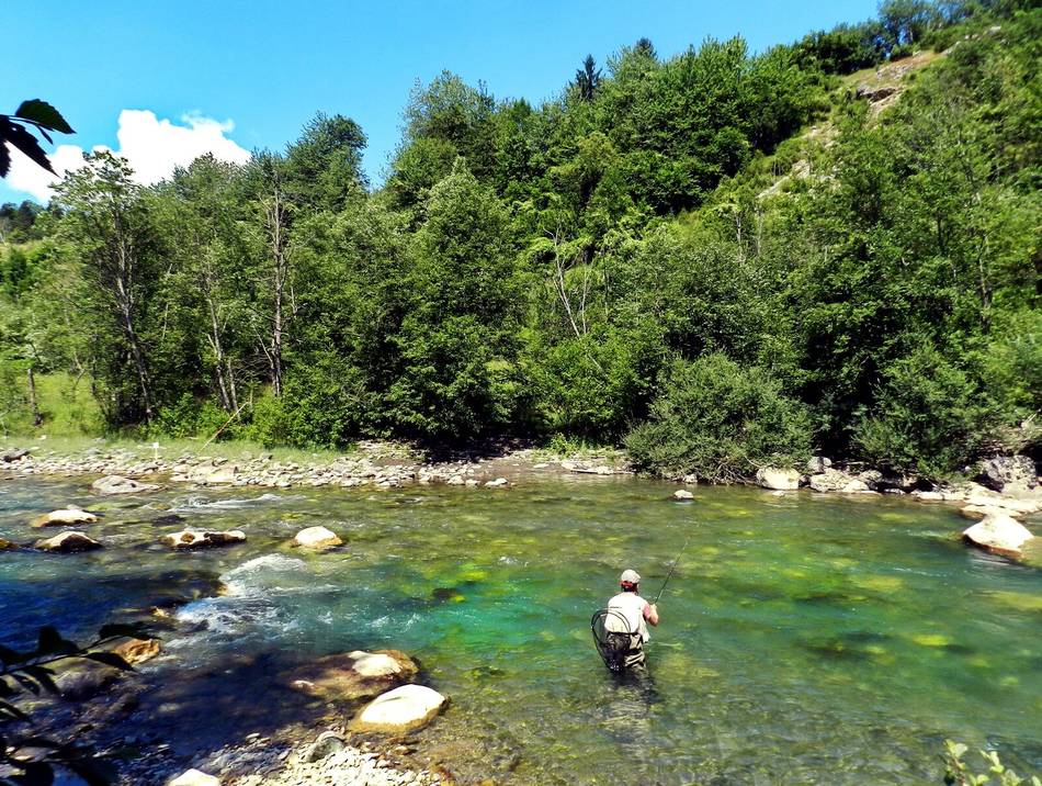 Casting on a bend of the Tara
