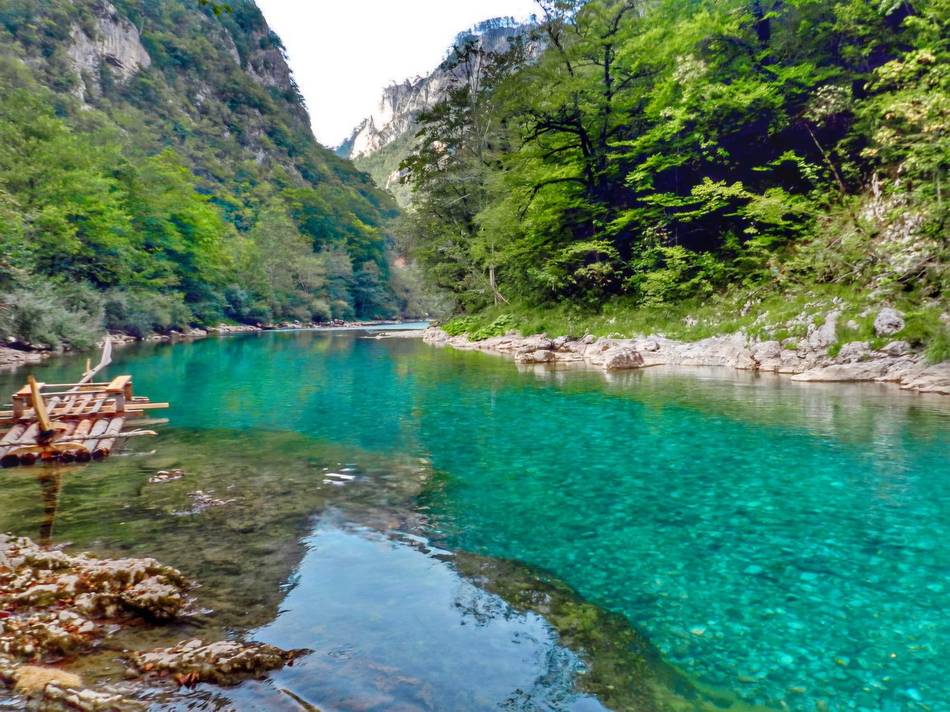 The turquoise Tara canyon